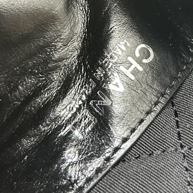 Ch**el hobo 22 bags